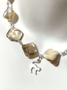 Iridescent Mother of Pearl Shell Short Necklace & Cute Slim Cat Pendant